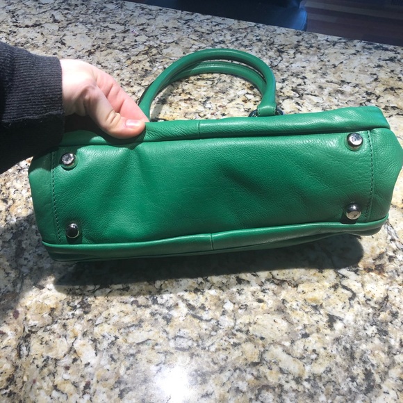 SOLD!!!!  Marc Jacobs Kelly Green Bag - Picture 4 of 8